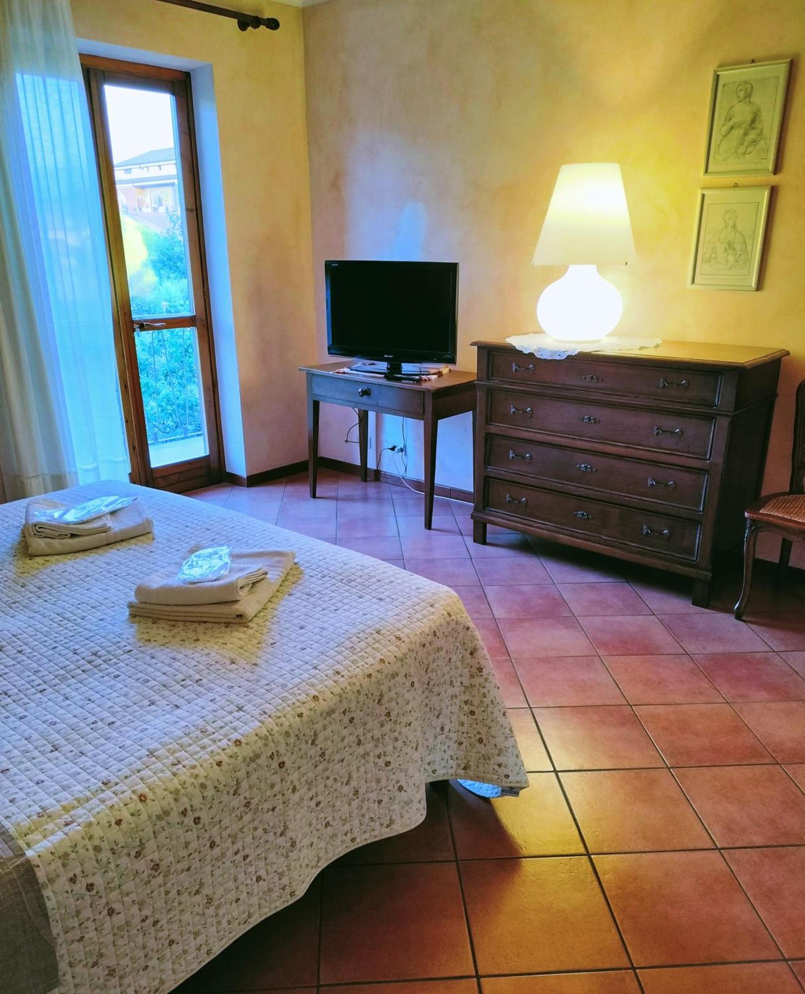 B&B "Madama Granet" Borgo San Dalmazzo Eksteriør billede